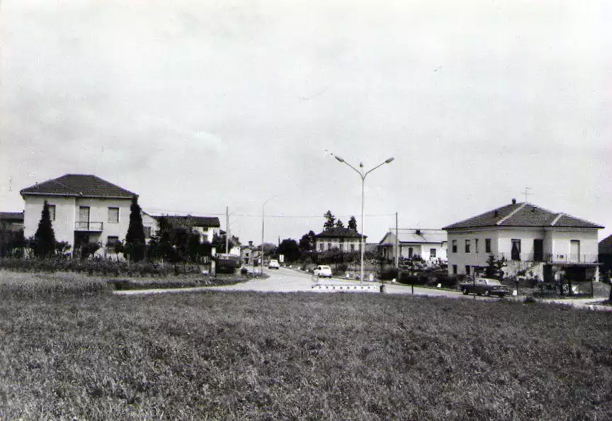 Ingresso a Gamalero da Acqui Terme o Sezzadio (zona "dal Cimitero" - anno 1957)