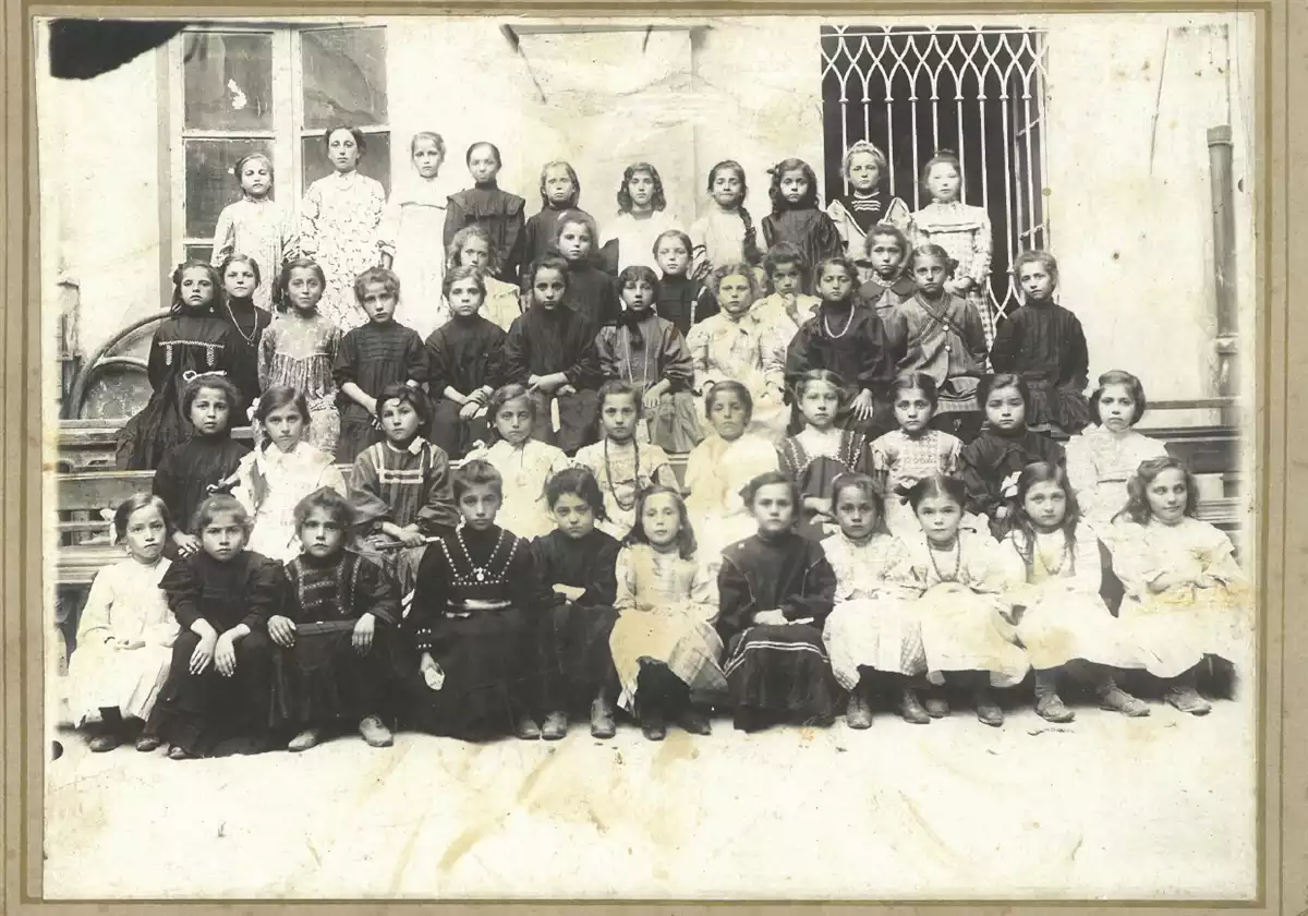 Foto scolari della scuola materna di Gamalero - 1910