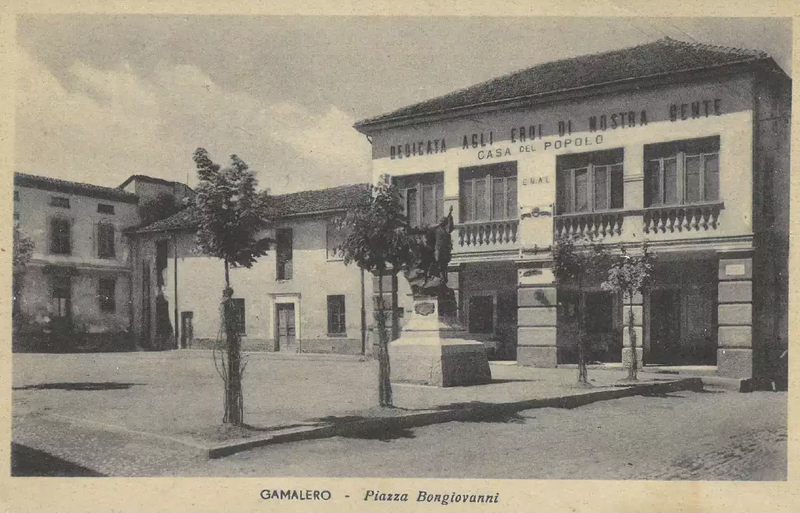 Piazza Bongiovanni a Gamalero (1948)